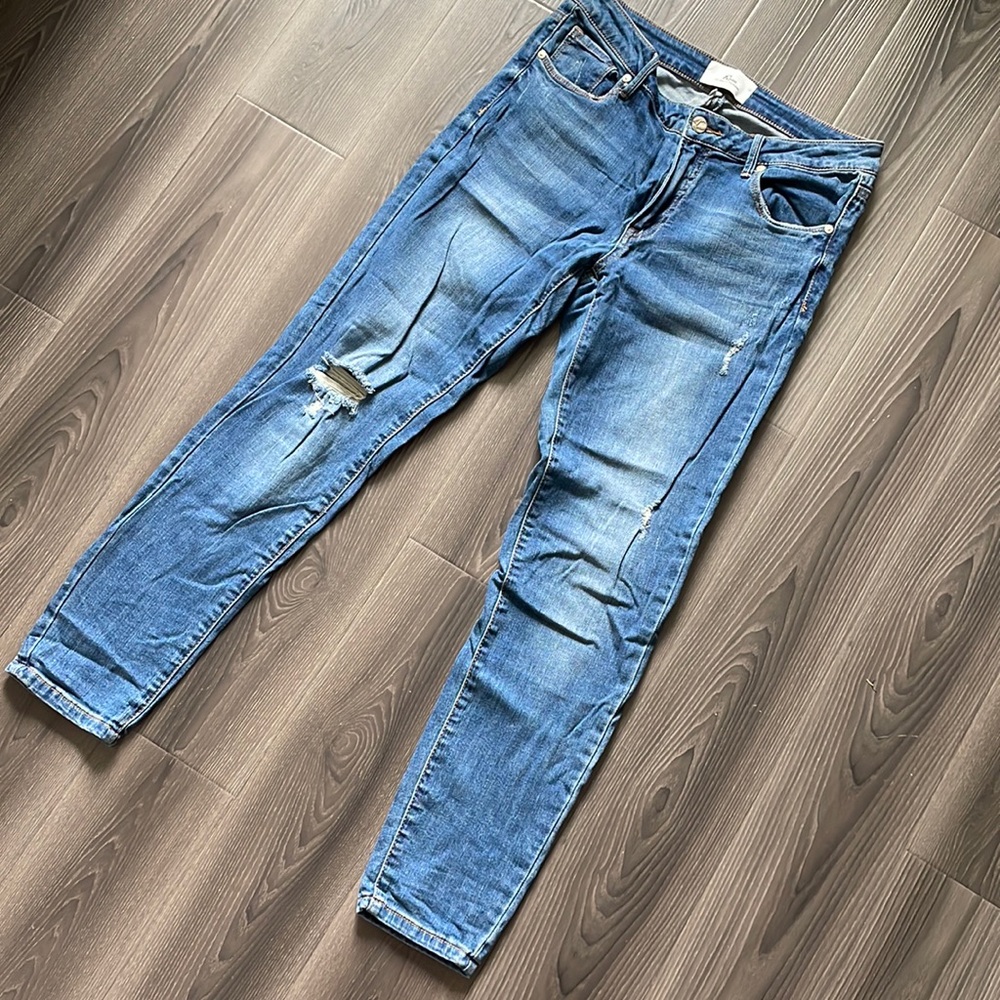 Vici distressed skinny jeans